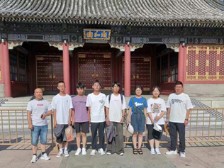 Xihe No.1 Middle School teachers and students field trip in Beijing